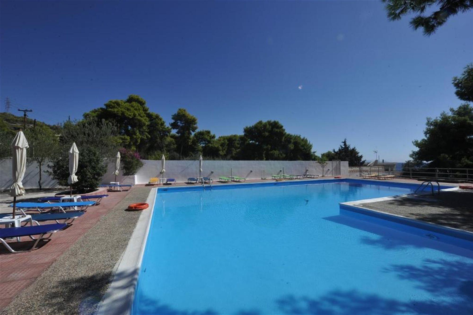 Siagas Beach Hotel Agioi Theodoroi Exteriör bild