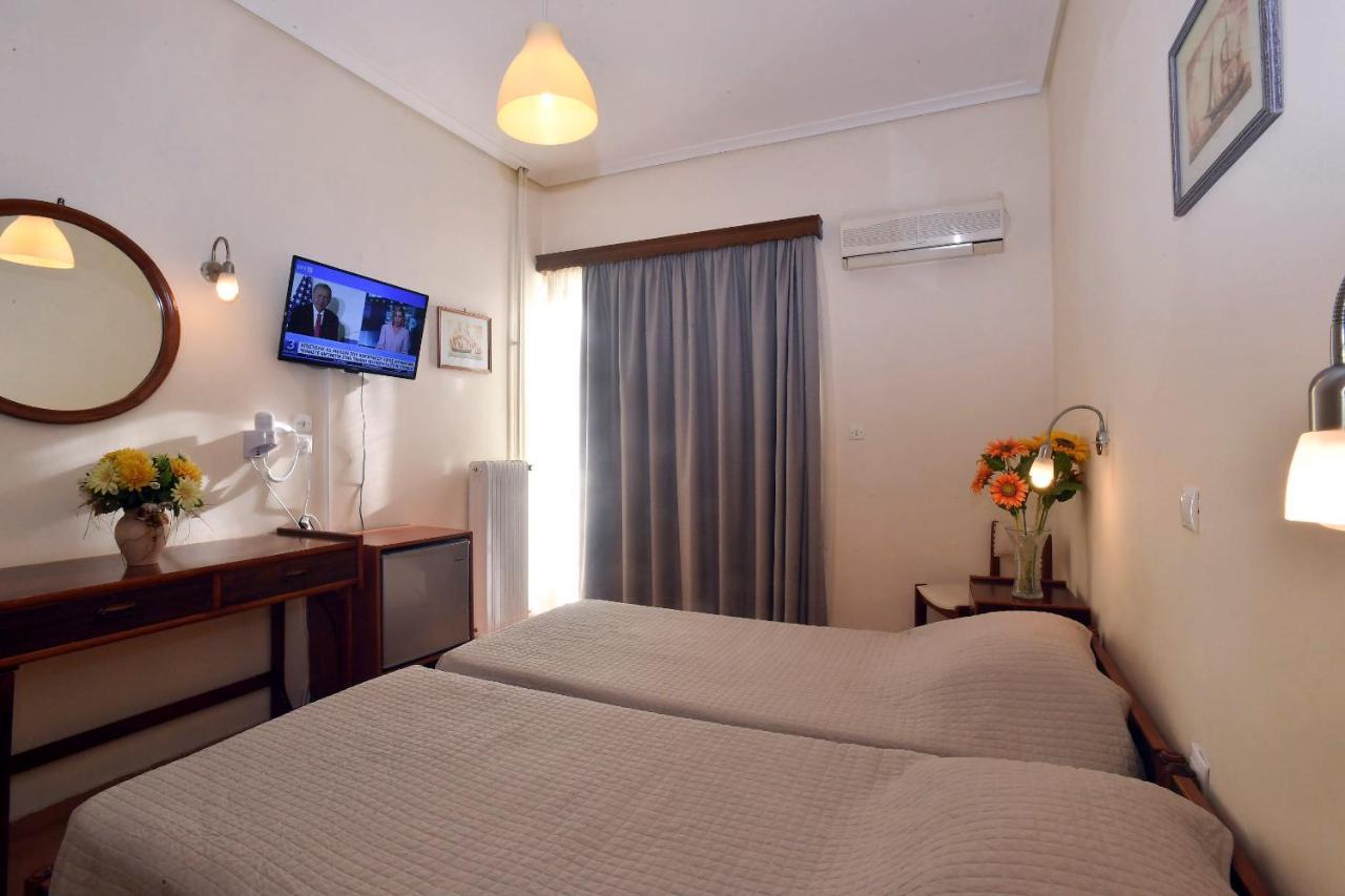 Siagas Beach Hotel Agioi Theodoroi Exteriör bild