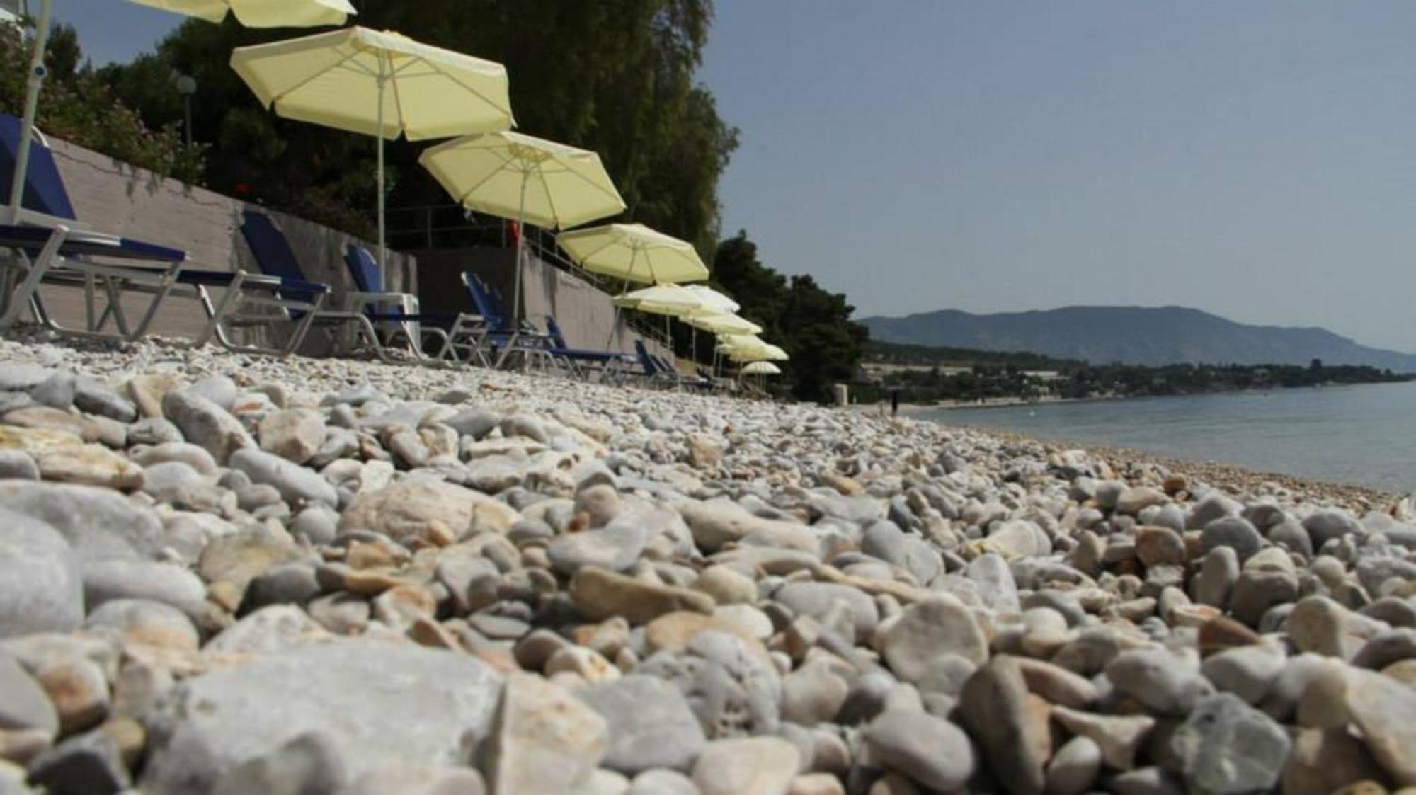 Siagas Beach Hotel Agioi Theodoroi Exteriör bild