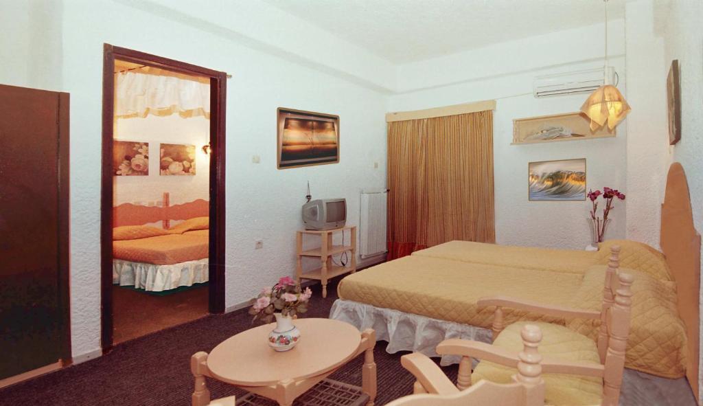 Siagas Beach Hotel Agioi Theodoroi Rum bild